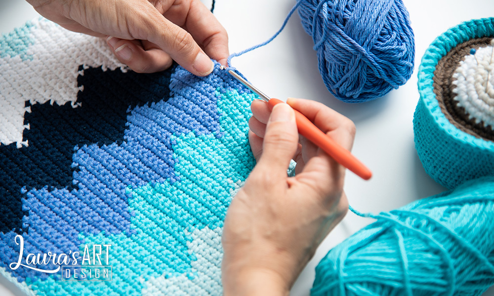 Free wall hanging crochet pattern