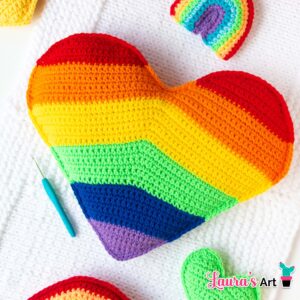 Corazón de Arcoíris a Crochet - Pride Crochet Heart