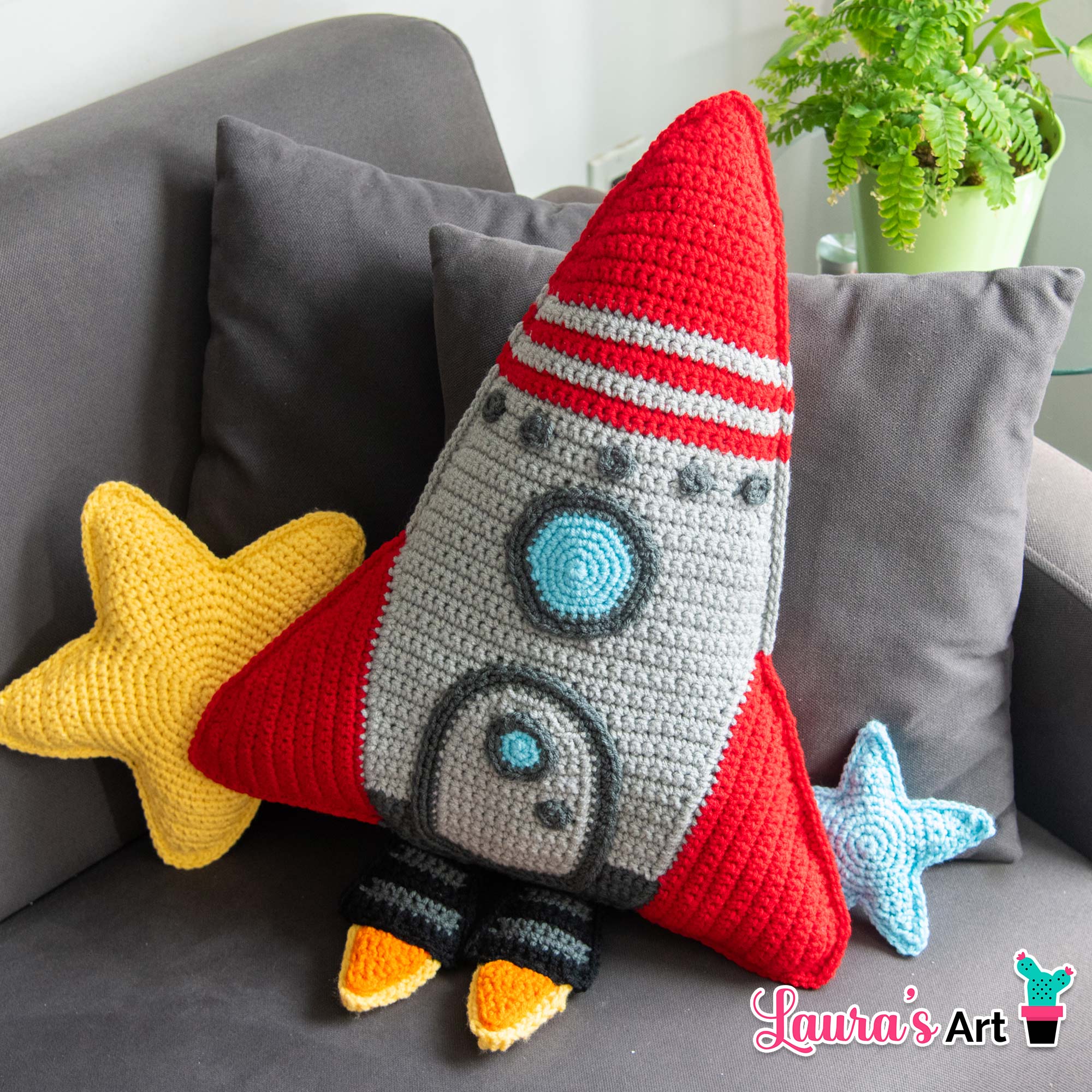 Almohada de Cohete espacial a crochet - Patron en Espanol